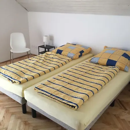 Greyhound House Holiday home *