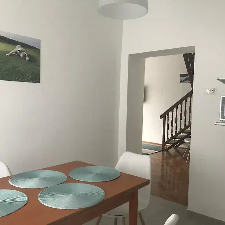 Holiday home Greyhound House Vonyarcvashegy