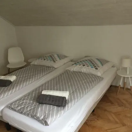 Greyhound House Holiday home Vonyarcvashegy