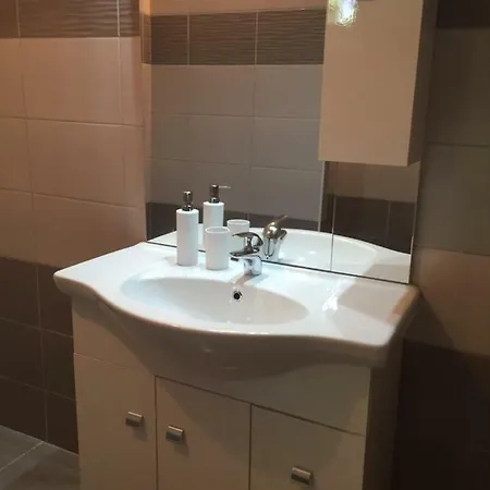 Greyhound House Holiday home Vonyarcvashegy